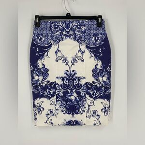 Network Women’s Blue and White Mini Pencil Skirt size S